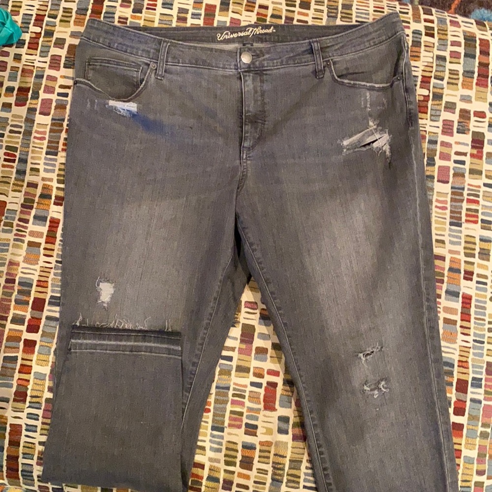 Universal Thread Grey Distressed skinny Jeans 20